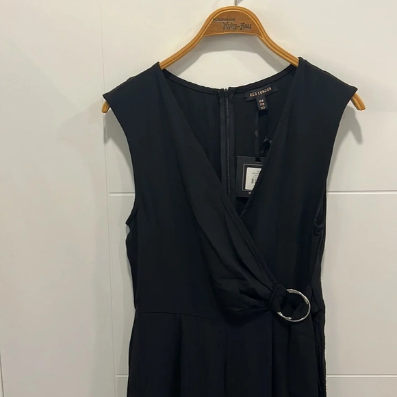 🇺🇸 Qed London  black romper NWT size small - Picture 3 of 12